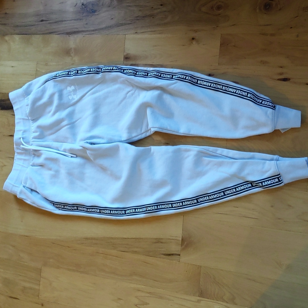 Loose fit, under armour cold gear sweatpants